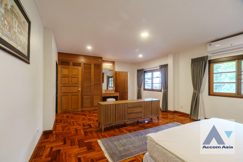 35  3 br House For Rent in Sukhumvit ,Bangkok BTS Thong Lo AA41449