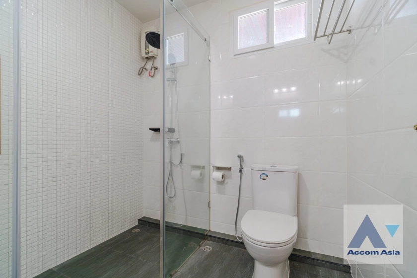 40  3 br House For Rent in Sukhumvit ,Bangkok BTS Thong Lo AA41449