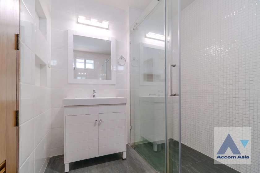 39  3 br House For Rent in Sukhumvit ,Bangkok BTS Thong Lo AA41449