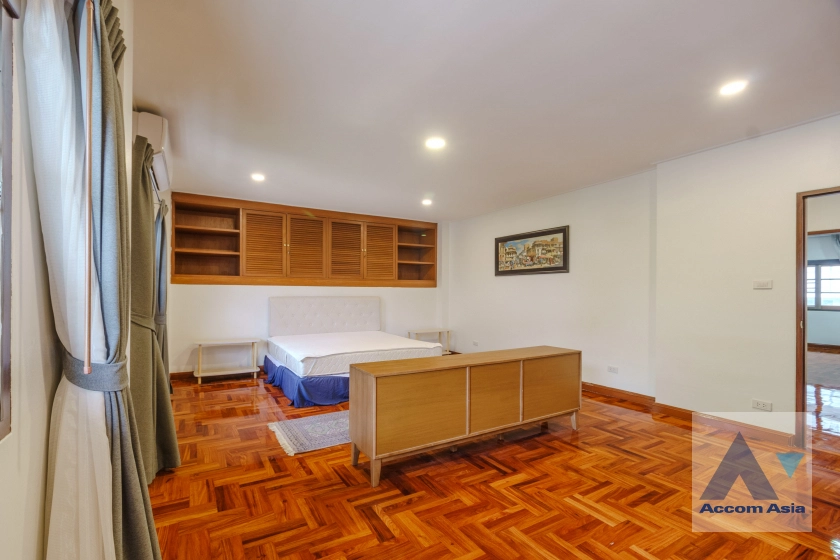 38  3 br House For Rent in Sukhumvit ,Bangkok BTS Thong Lo AA41449