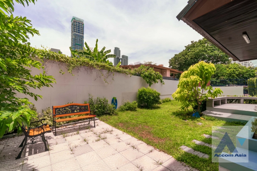  1  3 br House For Rent in Sukhumvit ,Bangkok BTS Thong Lo AA41449