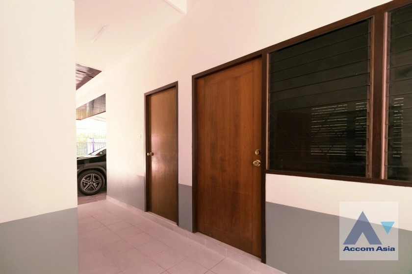 52  3 br House For Rent in Sukhumvit ,Bangkok BTS Thong Lo AA41449