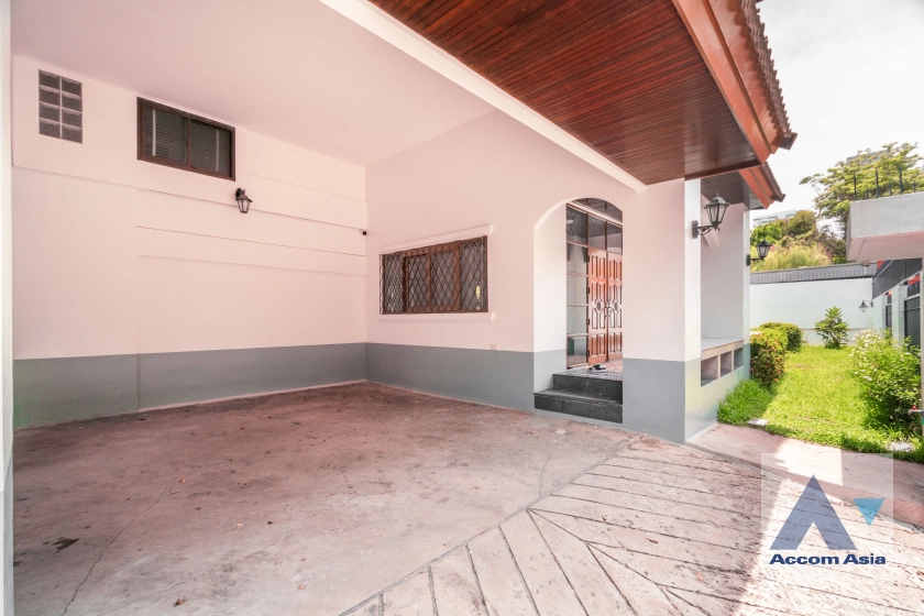 53  3 br House For Rent in Sukhumvit ,Bangkok BTS Thong Lo AA41449