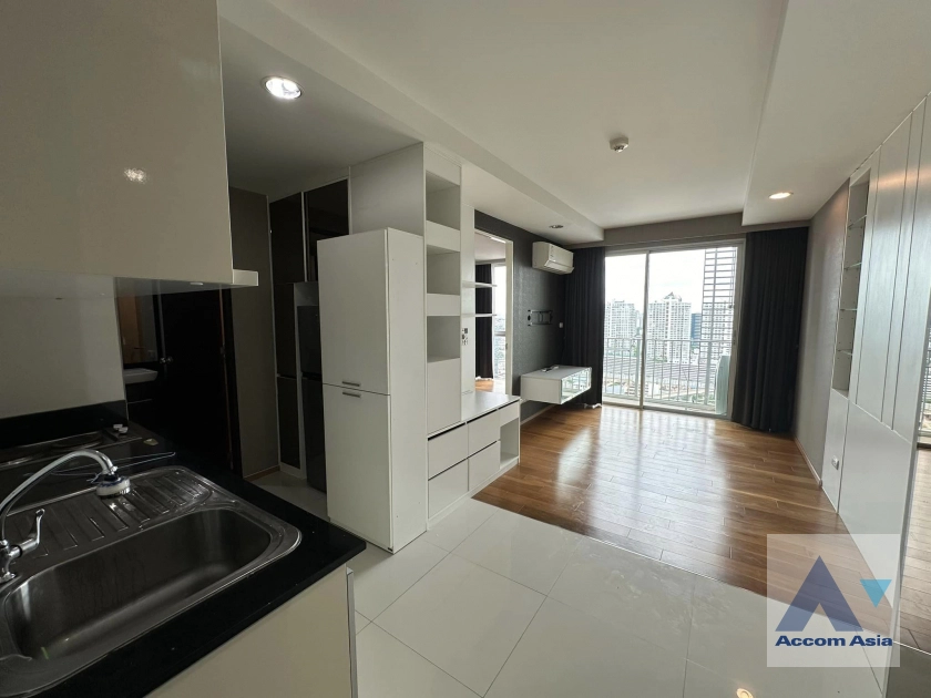 unit 1 Bedroom  Condominium For Sale in Phaholyothin, Bangkok  (AA41461)