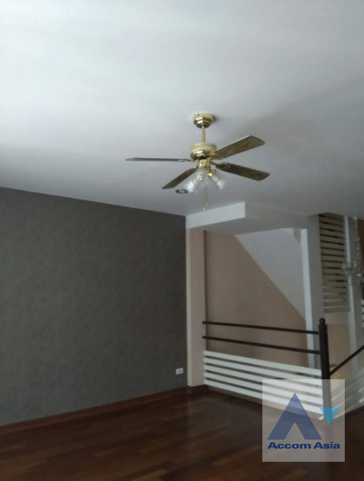 5  3 br House For Rent in Lat Phrao ,Bangkok  AA41467