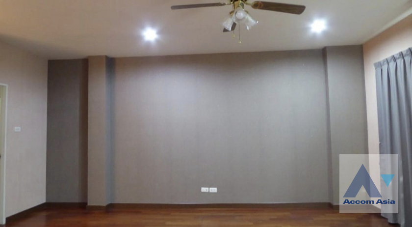 8  3 br House For Rent in Lat Phrao ,Bangkok  AA41467