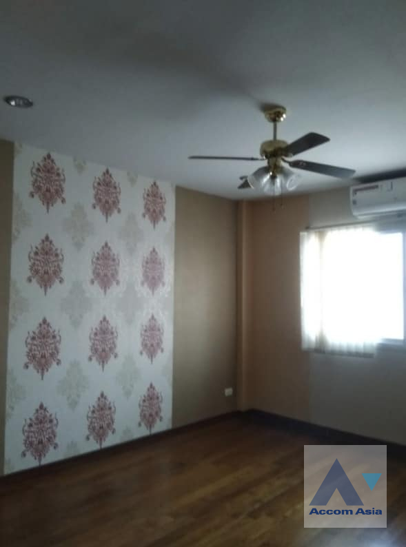 9  3 br House For Rent in Lat Phrao ,Bangkok  AA41467