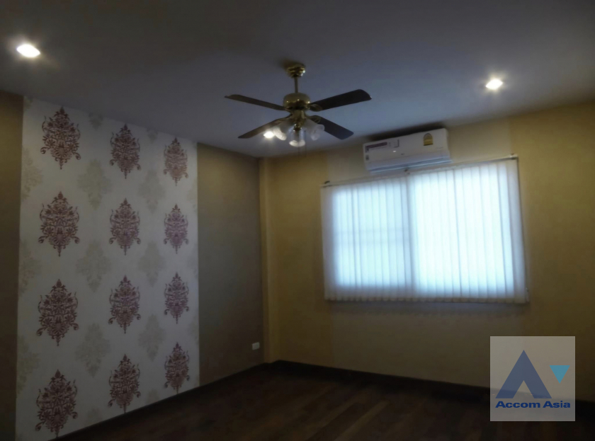 11  3 br House For Rent in Lat Phrao ,Bangkok  AA41467