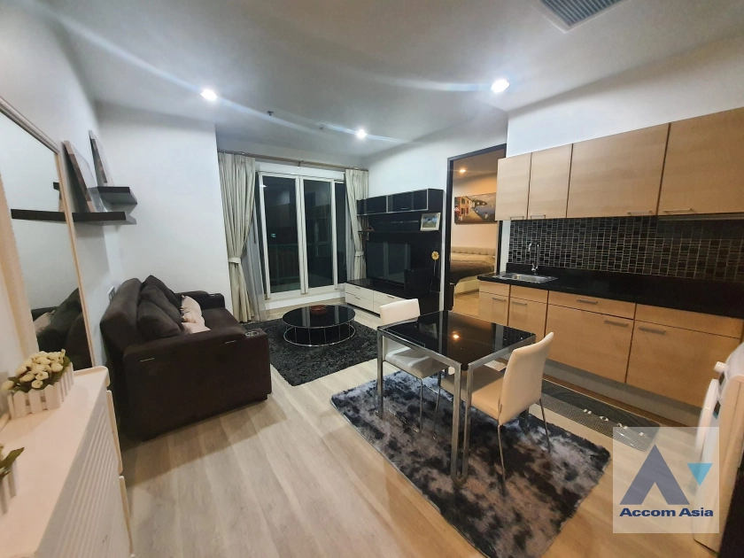 unit 1 Bedroom  Condominium For Rent in Ploenchit, Bangkok  near BTS Chitlom (AA41470)