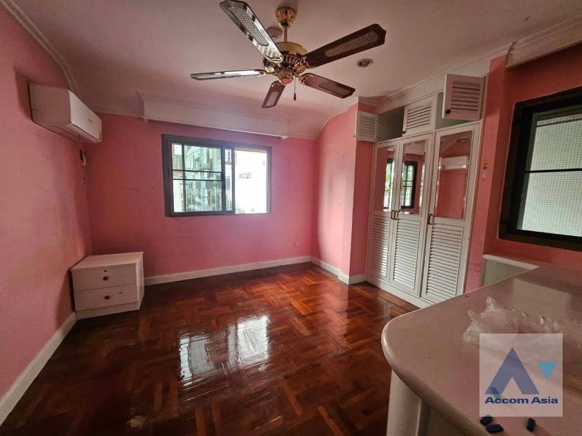 9  4 br House for rent and sale in Sukhumvit ,Bangkok BTS Phrom Phong at Kid Friendly House Compound AA41471