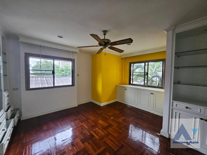 8  4 br House for rent and sale in Sukhumvit ,Bangkok BTS Phrom Phong at Kid Friendly House Compound AA41471