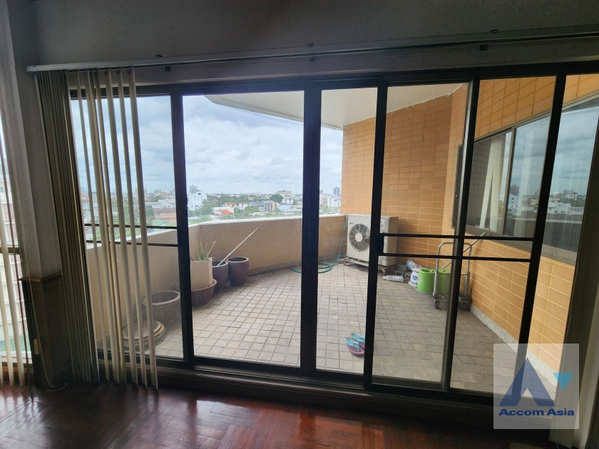  1  3 br Condominium For Sale in Sukhumvit ,Bangkok BTS Ekkamai at Castle Hill Mansion AA41472