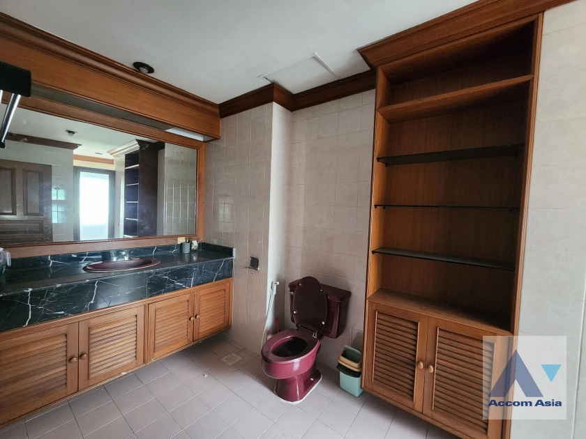 12  3 br Condominium For Sale in Sukhumvit ,Bangkok BTS Ekkamai at Castle Hill Mansion AA41472