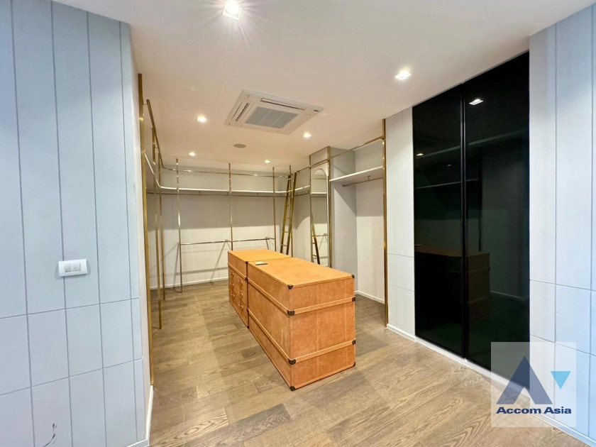 15  4 br House for rent and sale in Pattanakarn ,Bangkok  at The AVA residence AA41477