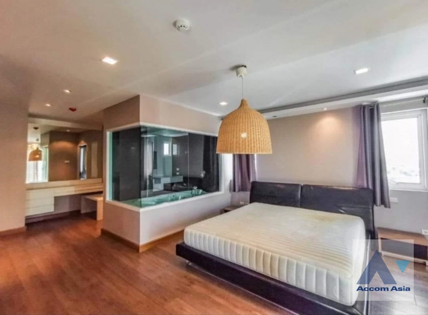 10  2 br Condominium For Rent in Charoen Nakhon ,Bangkok BTS Wongwian Yai at Sompob house AA41505