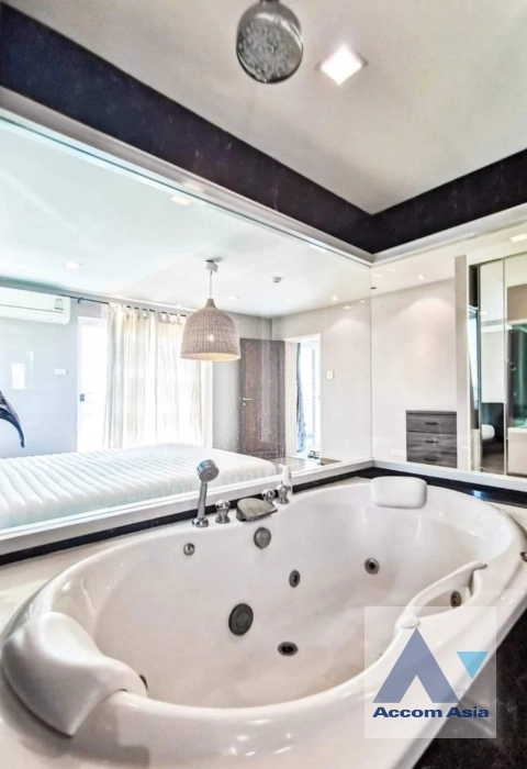 14  2 br Condominium For Rent in Charoen Nakhon ,Bangkok BTS Wongwian Yai at Sompob house AA41505