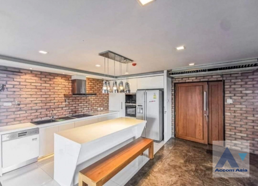 5  2 br Condominium For Rent in Charoen Nakhon ,Bangkok BTS Wongwian Yai at Sompob house AA41505