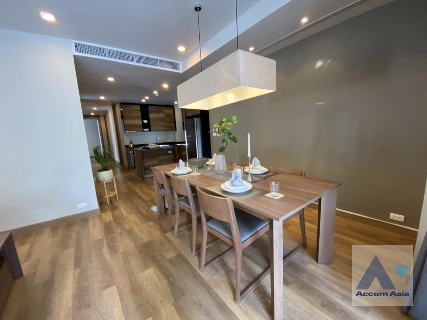 unit 3 Bedrooms  Apartment For Rent in Sukhumvit, Bangkok  near BTS Phrom Phong (AA41512)