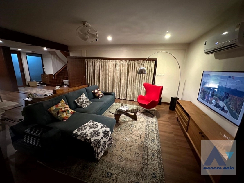  1  4 br House For Rent in Sukhumvit ,Bangkok BTS Asok AA41515