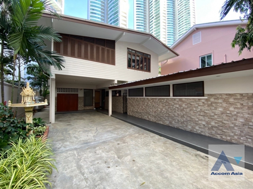  1  4 br House For Rent in Sukhumvit ,Bangkok BTS Asok AA41515