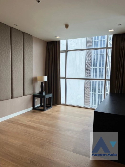 unit 1 Bedroom  Condominium For Sale in Sathorn, Bangkok  near BTS Chong Nonsi (AA41541)