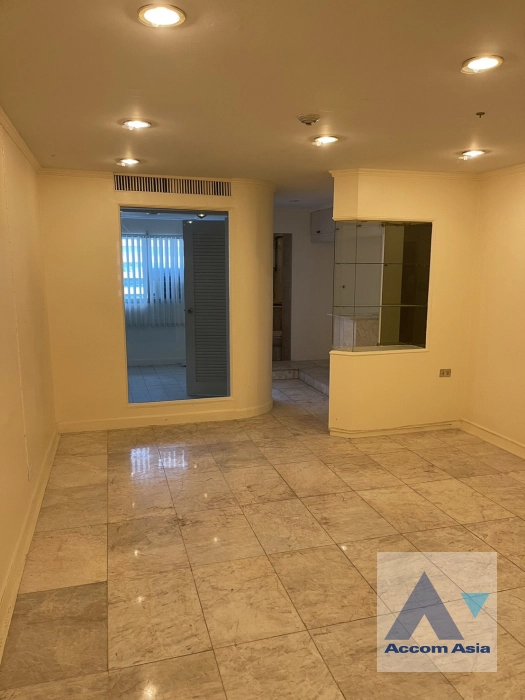 unit Condominium For Sale in Silom, Bangkok  near BTS Chong Nonsi (AA41548)