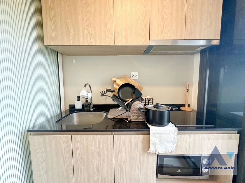 unit 1 Bedroom  Condominium For Sale in Sukhumvit, Bangkok  near BTS On Nut (AA41550)