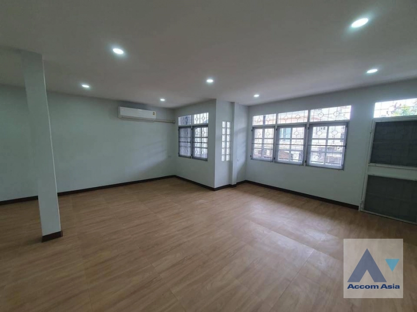 5  3 br House For Rent in Ratchadaphisek ,Bangkok MRT Thailand Cultural Center AA41561