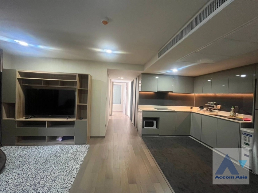 unit 2 Bedrooms  Condominium For Rent in Ploenchit, Bangkok  near BTS Ratchadamri - MRT Silom (AA41569)