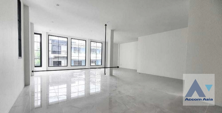  1  House for rent and sale in New Phetchaburi ,Bangkok BTS Victory Monument AA41573