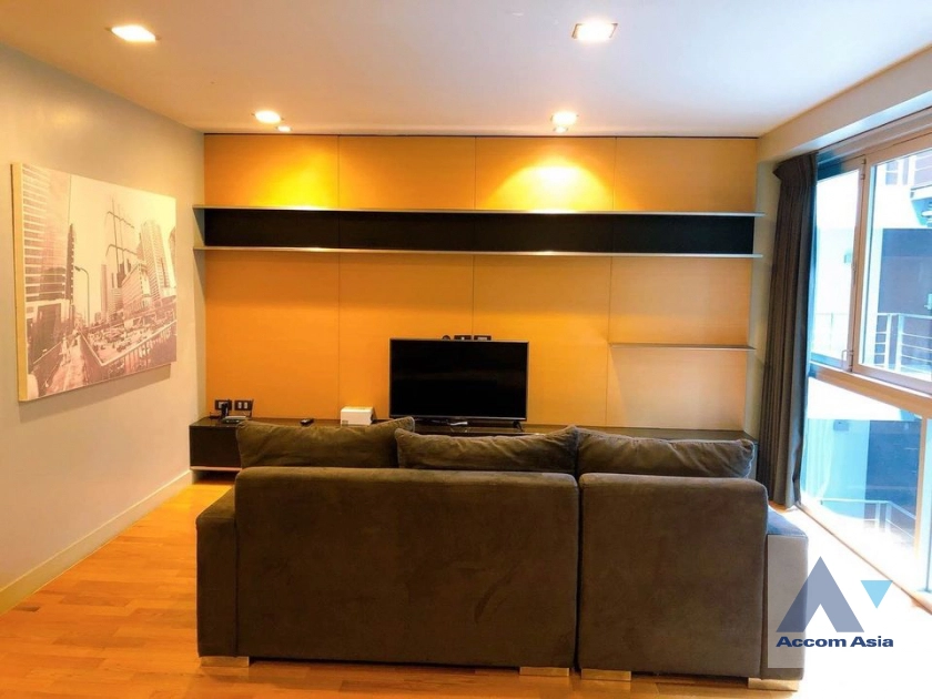 unit 2 Bedrooms  Condominium For Rent in Silom, Bangkok  near BTS Chong Nonsi (AA41577)