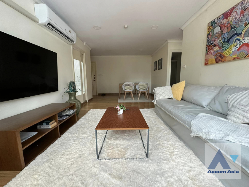 unit 3 Bedrooms  Condominium For Rent in Sukhumvit, Bangkok  near BTS Phrom Phong (AA41581)