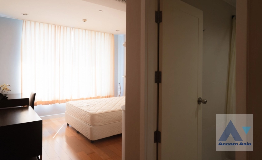 9  3 br Condominium For Rent in Ploenchit ,Bangkok BTS Sala Daeng - MRT Sam Yan at Chamchuri Square Residence AA41584