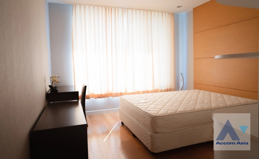 10  3 br Condominium For Rent in Ploenchit ,Bangkok BTS Sala Daeng - MRT Sam Yan at Chamchuri Square Residence AA41584