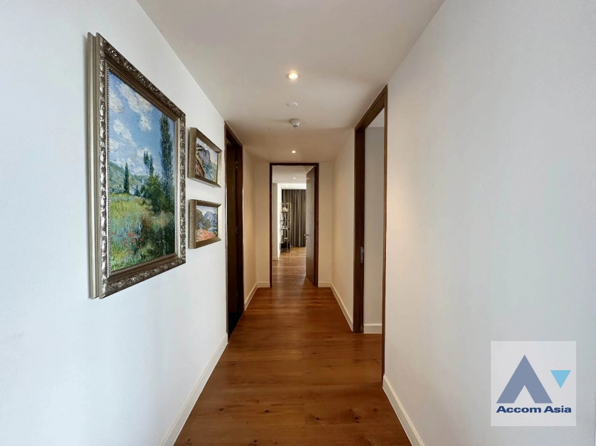 21  3 br Condominium For Sale in Ploenchit ,Bangkok BTS Ratchadamri - MRT Silom at 185 Rajadamri AA41590