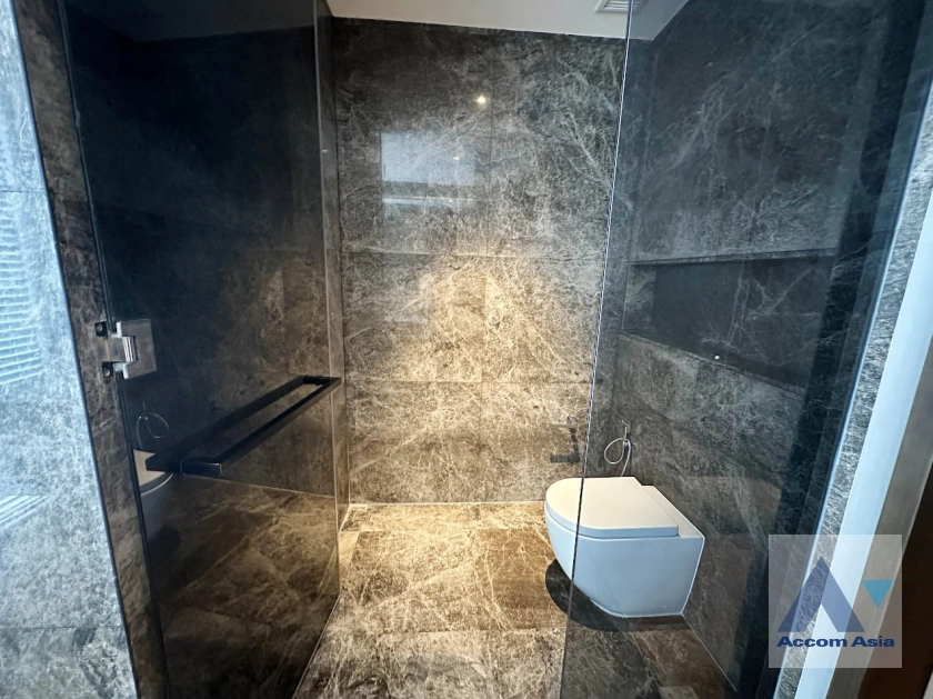 20  3 br Condominium For Sale in Ploenchit ,Bangkok BTS Ratchadamri - MRT Silom at 185 Rajadamri AA41590