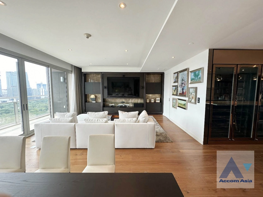 unitFully Furnished, Penthouse |  3 Bedrooms  Condominium For Sale in Ploenchit, Bangkok  near BTS Ratchadamri - MRT Silom (AA41590)