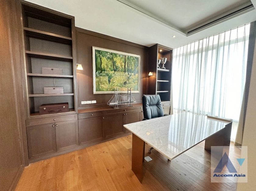 17  3 br Condominium For Sale in Ploenchit ,Bangkok BTS Ratchadamri - MRT Silom at 185 Rajadamri AA41590