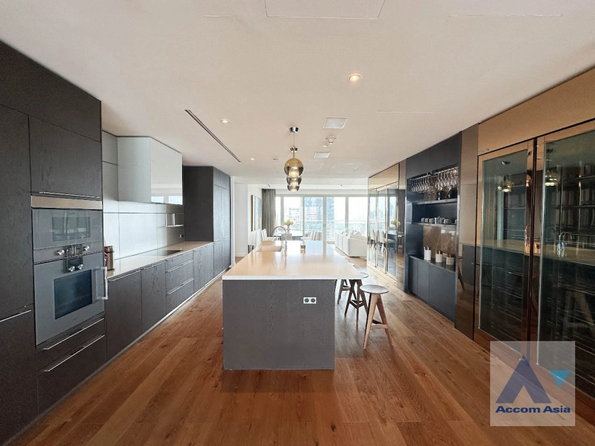 5  3 br Condominium For Sale in Ploenchit ,Bangkok BTS Ratchadamri - MRT Silom at 185 Rajadamri AA41590