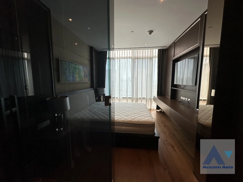 26  3 br Condominium For Sale in Ploenchit ,Bangkok BTS Ratchadamri - MRT Silom at 185 Rajadamri AA41590