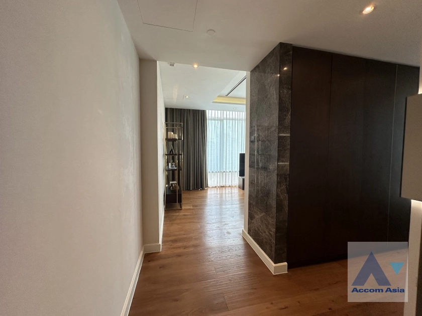 29  3 br Condominium For Sale in Ploenchit ,Bangkok BTS Ratchadamri - MRT Silom at 185 Rajadamri AA41590