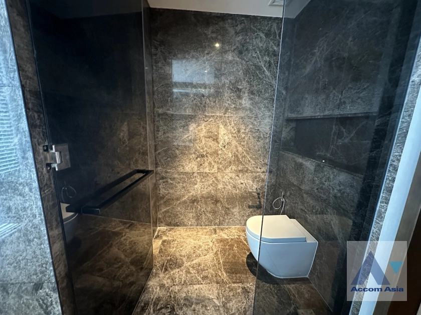 30  3 br Condominium For Sale in Ploenchit ,Bangkok BTS Ratchadamri - MRT Silom at 185 Rajadamri AA41590