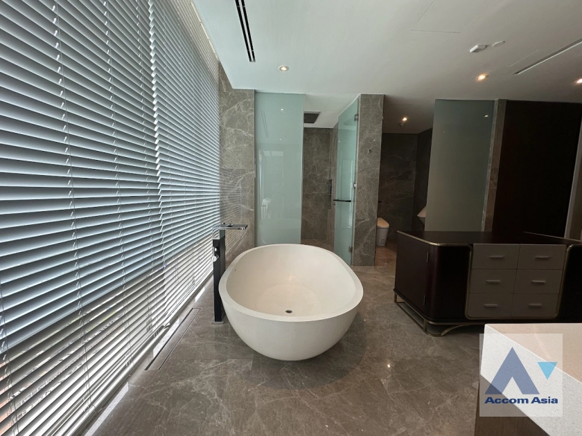 17  3 br Condominium For Sale in Ploenchit ,Bangkok BTS Ratchadamri - MRT Silom at 185 Rajadamri AA41590