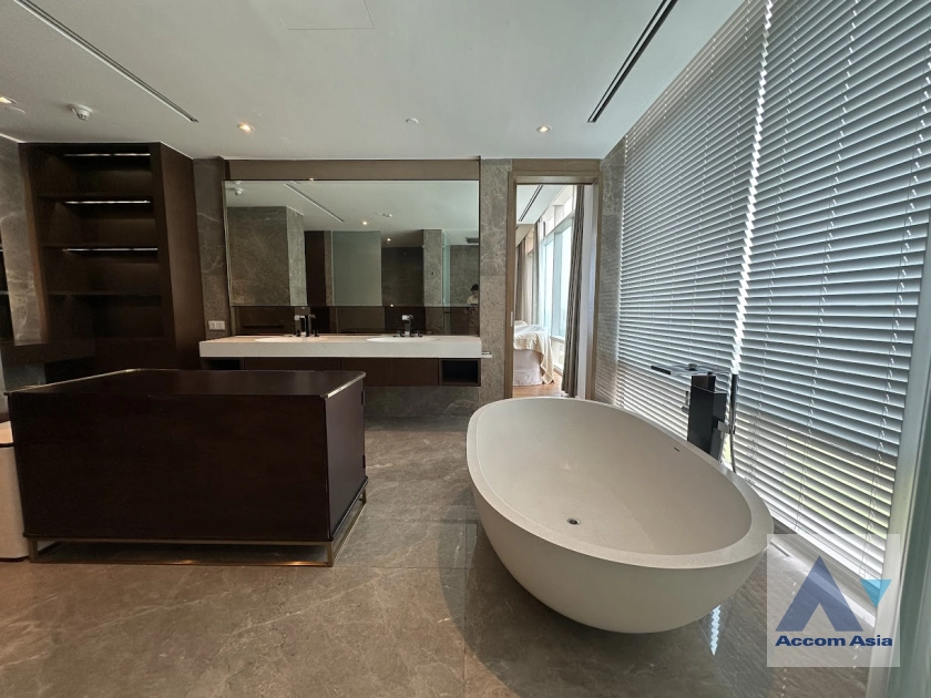 19  3 br Condominium For Sale in Ploenchit ,Bangkok BTS Ratchadamri - MRT Silom at 185 Rajadamri AA41590