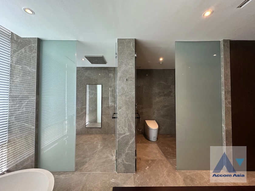 20  3 br Condominium For Sale in Ploenchit ,Bangkok BTS Ratchadamri - MRT Silom at 185 Rajadamri AA41590