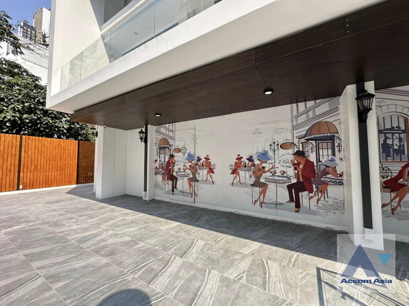  1  Retail / Showroom For Rent in Sukhumvit ,Bangkok BTS Asok AA41593