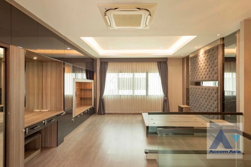 10  3 br Townhouse for rent and sale in Lat Phrao ,Bangkok  at Landmark Ekamai-Ramindra AA41598