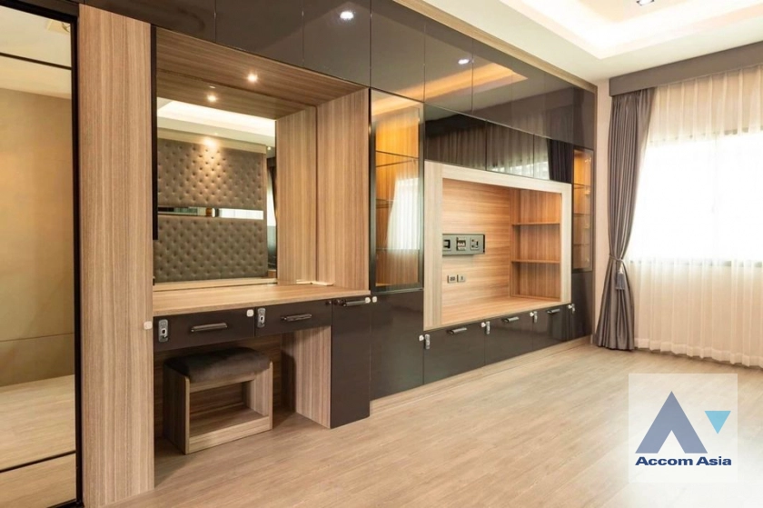 9  3 br Townhouse for rent and sale in Lat Phrao ,Bangkok  at Landmark Ekamai-Ramindra AA41598