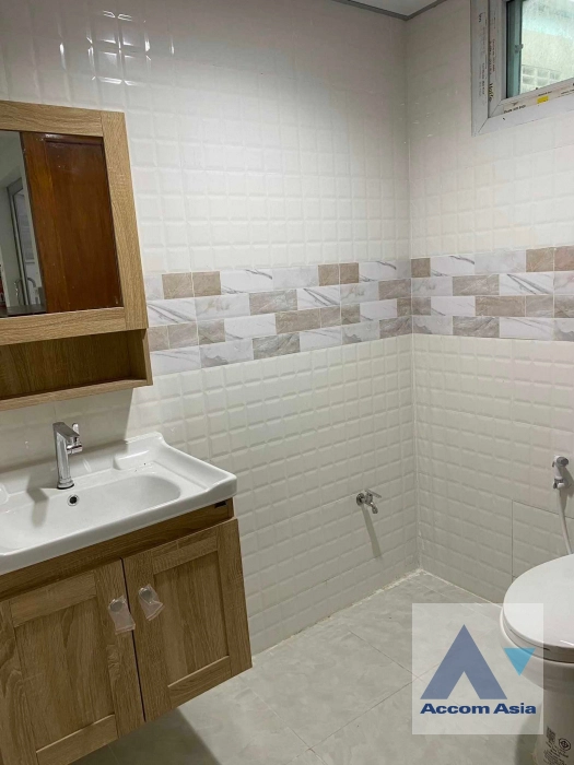 13  2 br House for rent and sale in Ploenchit ,Bangkok MRT Lat Phrao AA41602