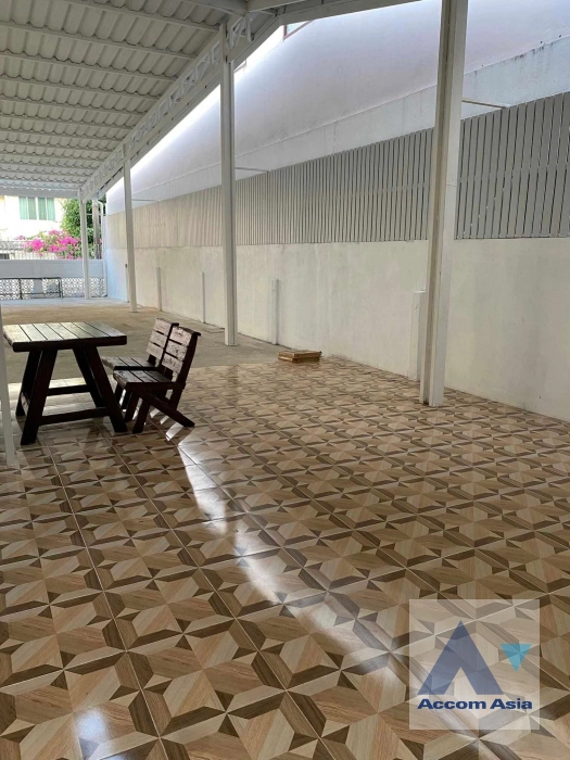 16  2 br House for rent and sale in Ploenchit ,Bangkok MRT Lat Phrao AA41602